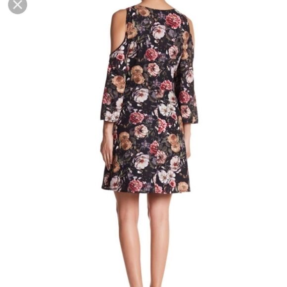 Alexia Admor Cold Shoulder Floral Dress Sz XS
NWT - Picture 2 of 3